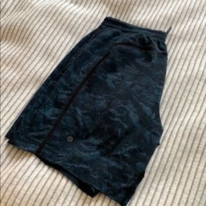 Lululemon 9” Pacebreaker shorts